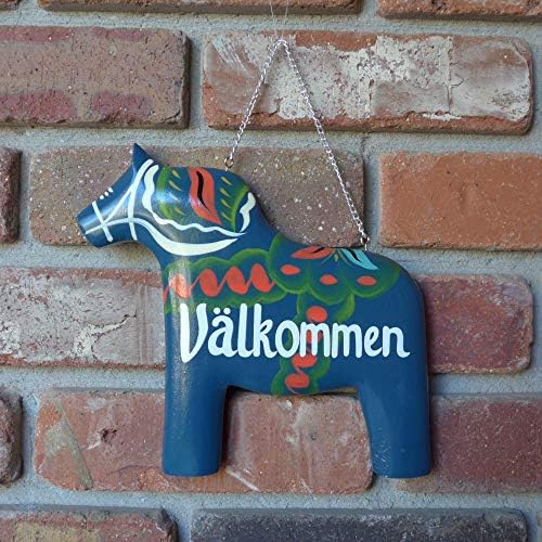 עץ נושא שוודי 8 בית סוס דלה כחול ברוך הבא שלט Valkommen עם יצירות אמנות מדבקות ומבטאים צבועים ביד | ScandinaviaNgiftlet